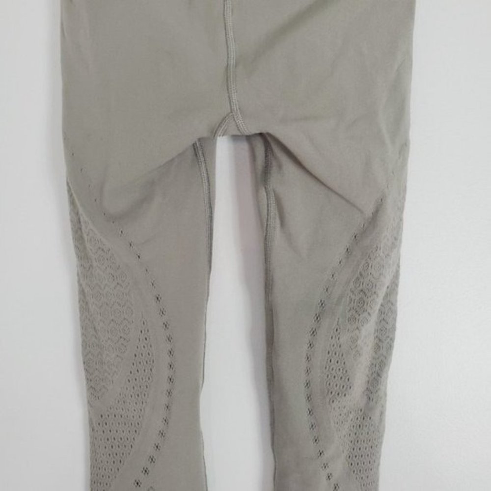 Lululemon REAVEAL TIGHT CARBON DUST LEGGING - Picture 12 of 16